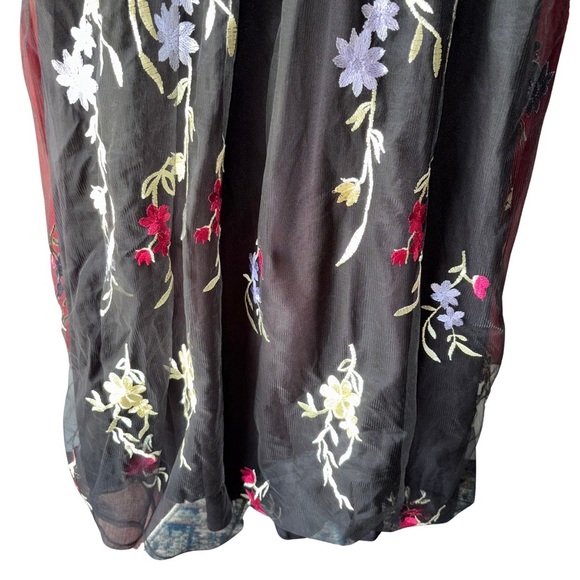 City Studio Black and Red Sleeveless Formal Cocktail Dress - Picture 5 of 11